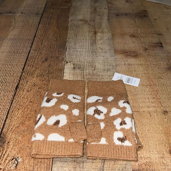Nwt loft tan hooded fingerless gloves - Picture 4 of 5